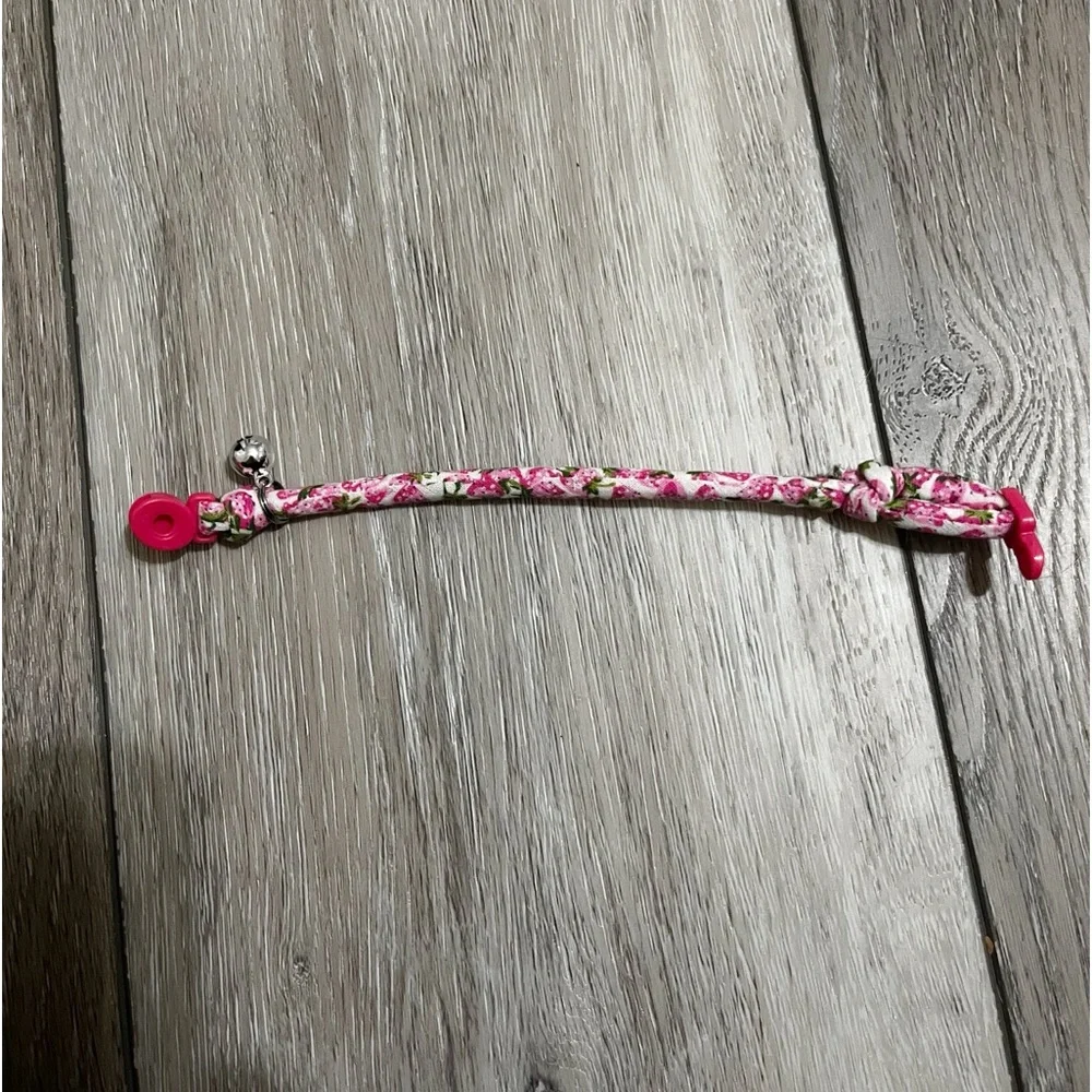cute pink (kitten) collar !!